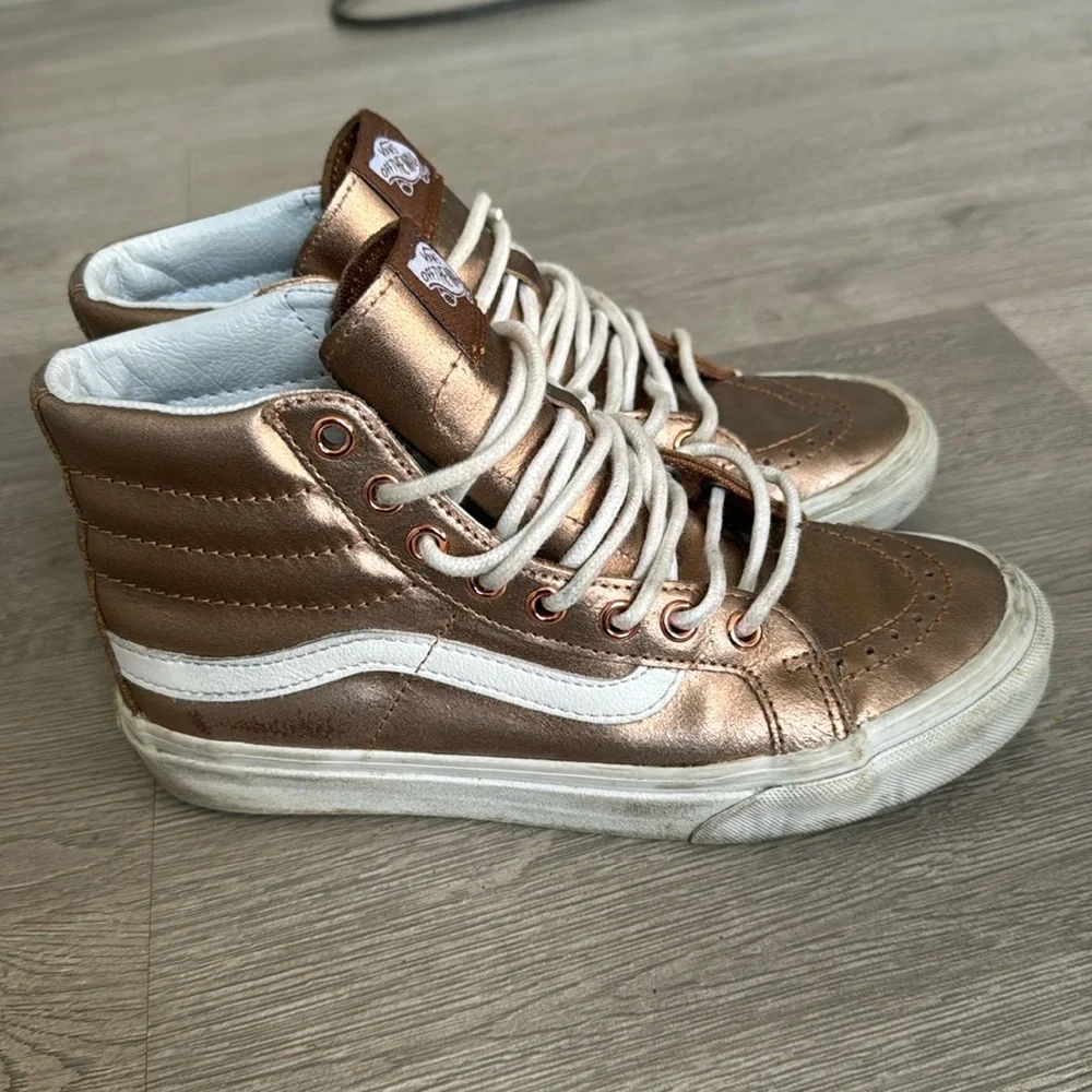 VANS - Picture 1 of 5